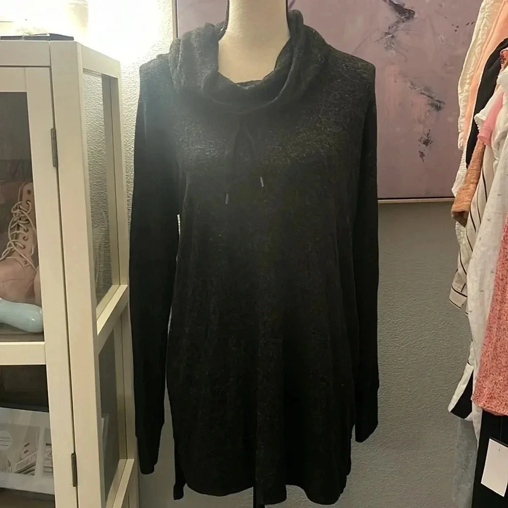 Hacci Cowl Neck Maternity Sweatshirt - Picture 10 of 10